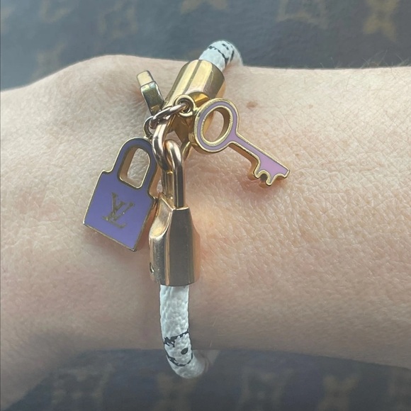 LOUIS VUITTON x Takashi Murakami ⭐️Luck It Charm Bracelet W/DUST BAG⭐️💯AuThENTiC - Picture 4 of 11